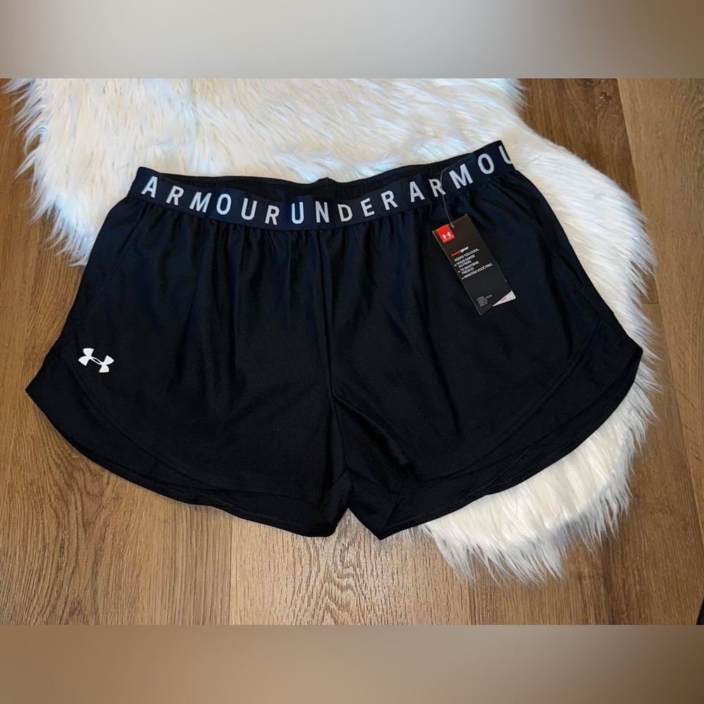 NWT Under Armour women’s  shorts size XXL